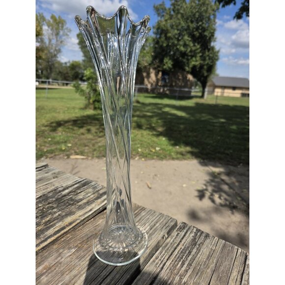 Twisted Ribbed Swung Spiral Vase Clear Glass 13" H Starburst Base - Picture 6 of 11